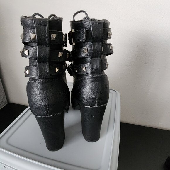 Milwaukee Leather Women's Black Lace-Up Boots with Triple Strap Studded, Size 8 - Picture 4 of 6